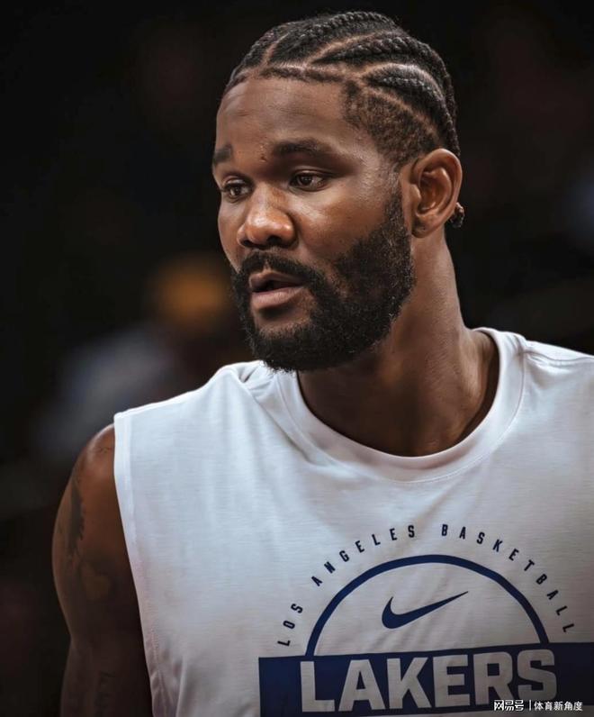 德安德烈·艾顿：自我反思后全心融入湖人，助力