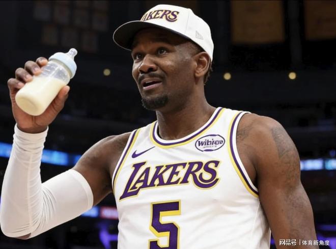 德安德烈·艾顿：自我反思后全心融入湖人，助力