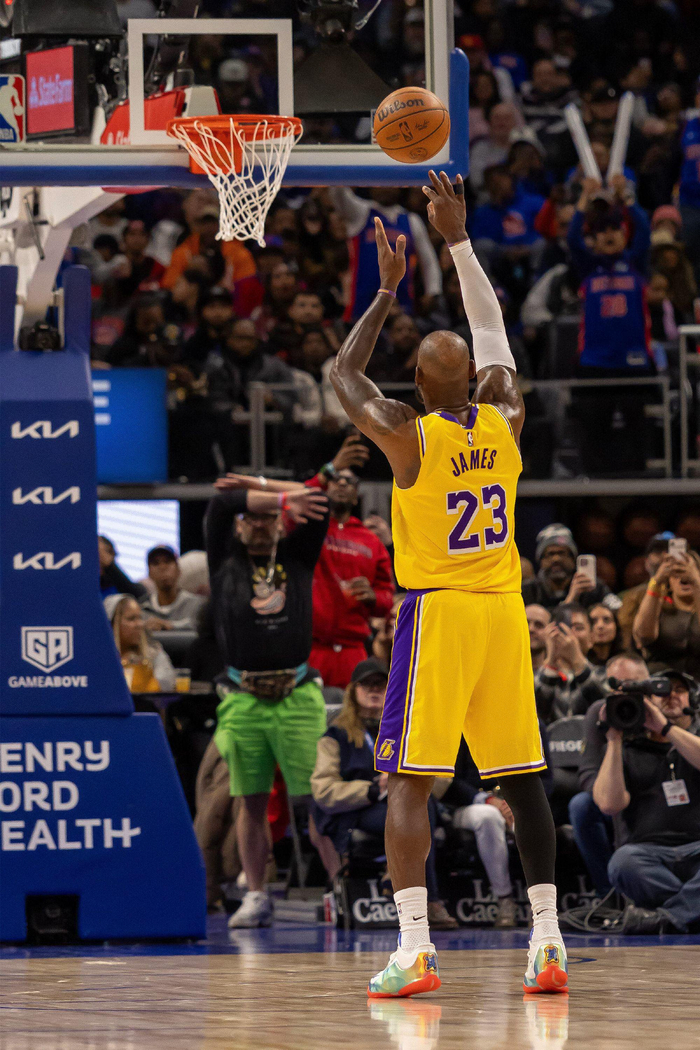 皮尔斯盛赞詹姆斯身体保养之道 称其为球员典范