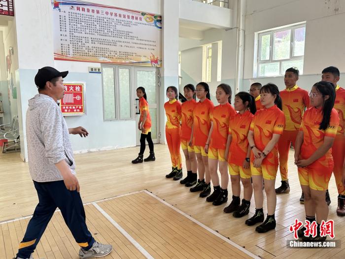 边疆校园里播下的足球种子在新疆开花结果：阿