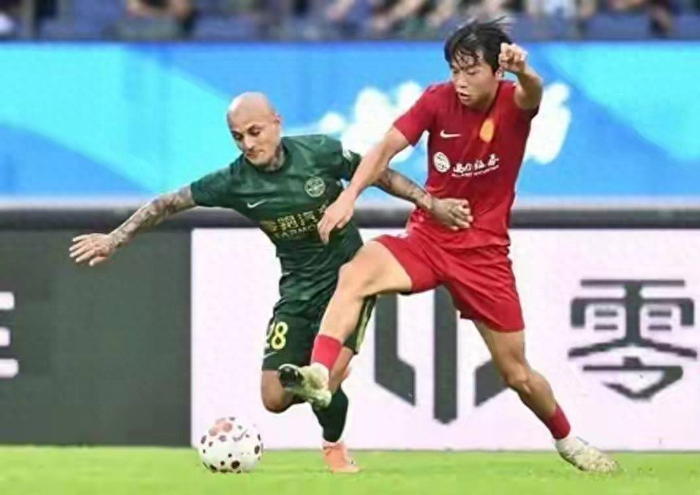 刘建业教练为球员背锅引热议 担当精神成