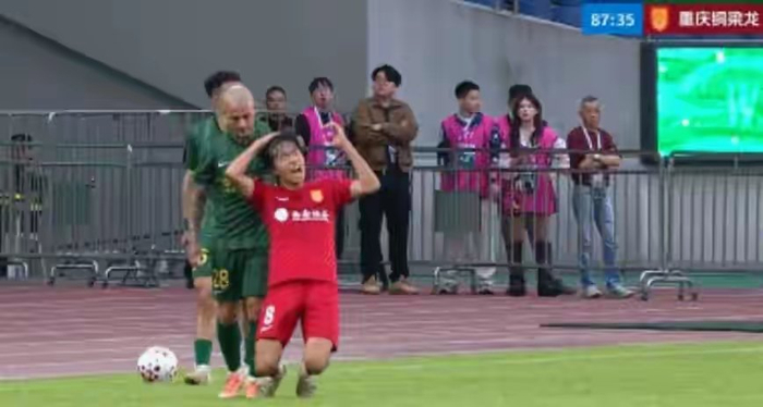 刘建业教练为球员背锅引热议 担当精神成焦点